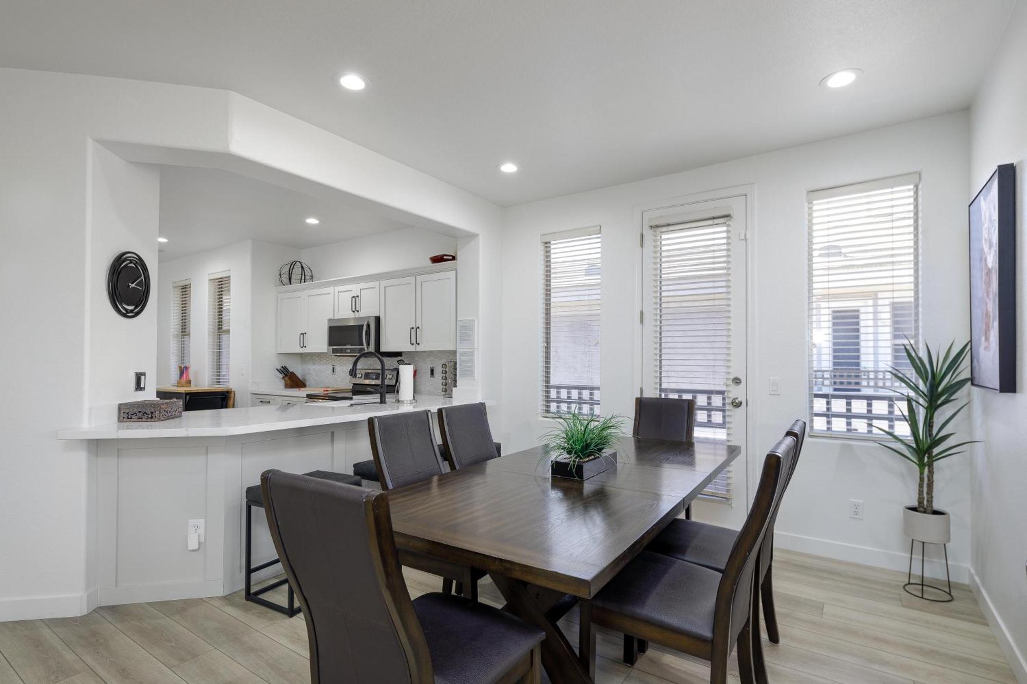 Apartment Vacation *